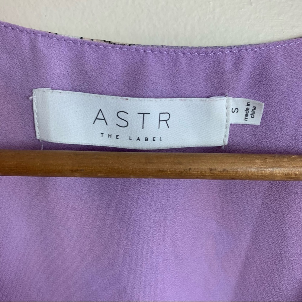[ASTR the Label] Lavender Purple & Orange Floral Print Short Sleeve Bodysuit - Picture 6 of 9